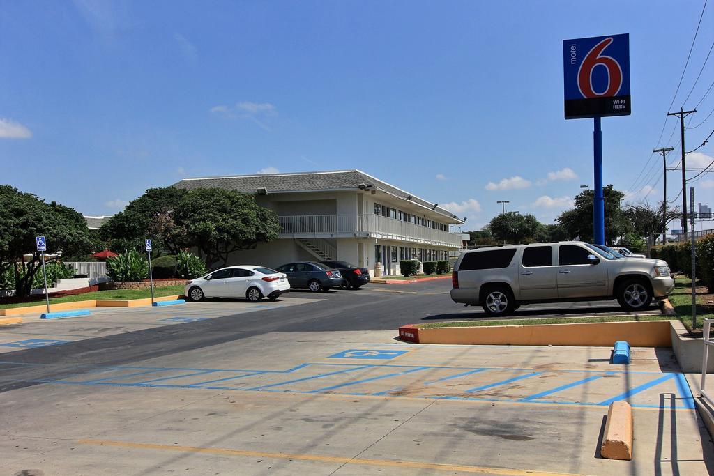 Motel 6-Austin, Tx - North Buitenkant foto