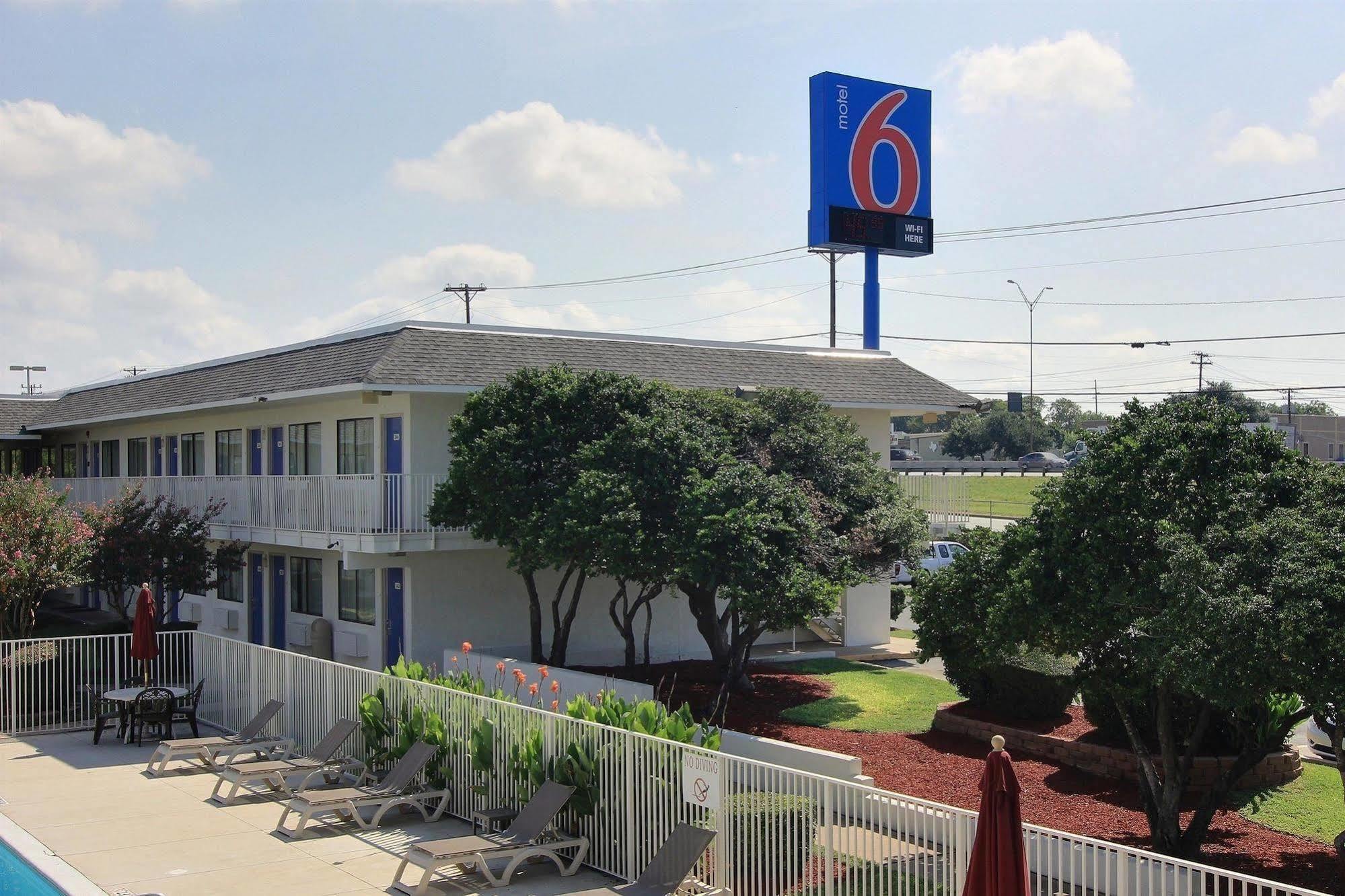 Motel 6-Austin, Tx - North Buitenkant foto